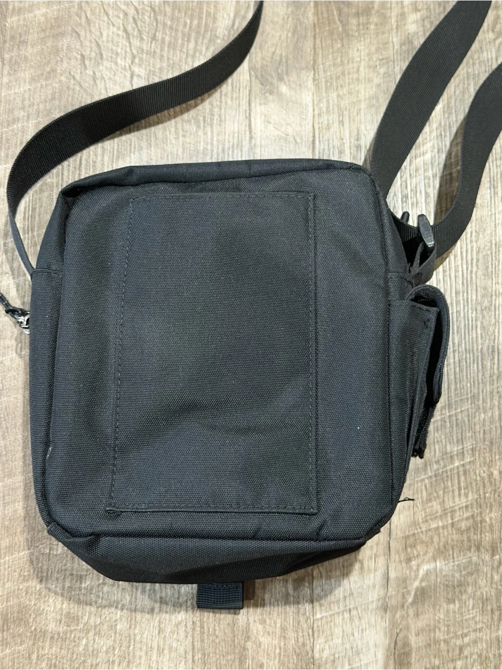 True Religion Men's Jet Cross Body Bag in black Euc